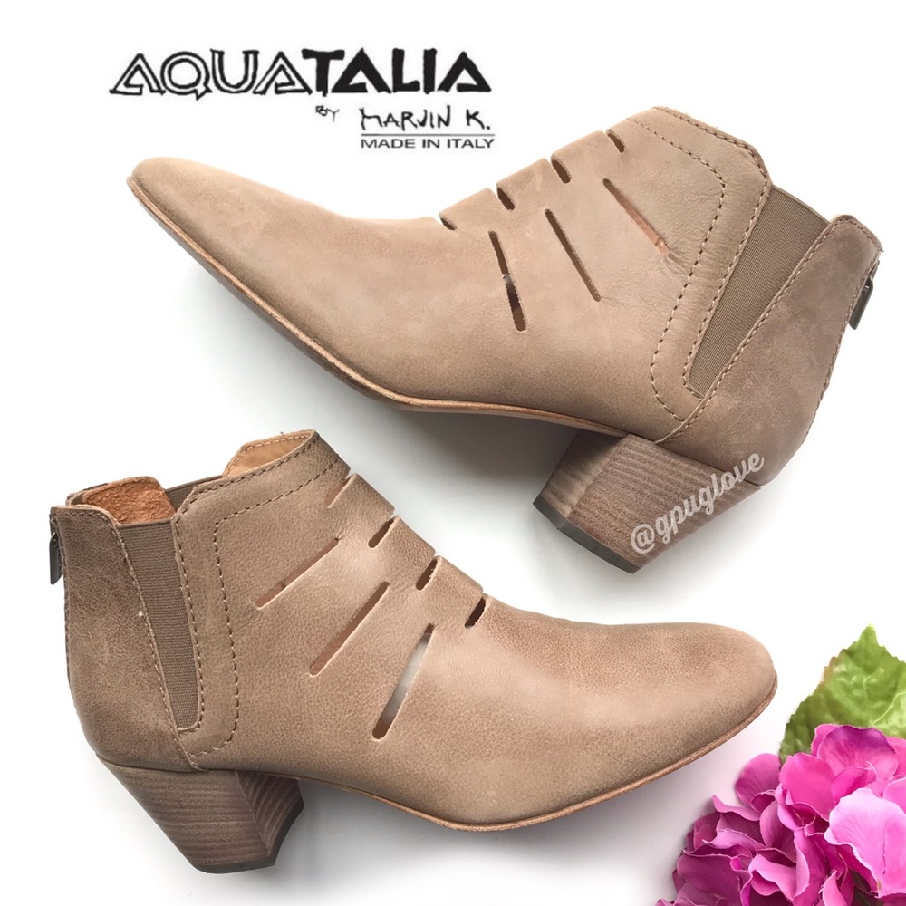 AQUATALIA BY MARVIN K Tan Frieda Leather Laser Cut Ankle Boots 9